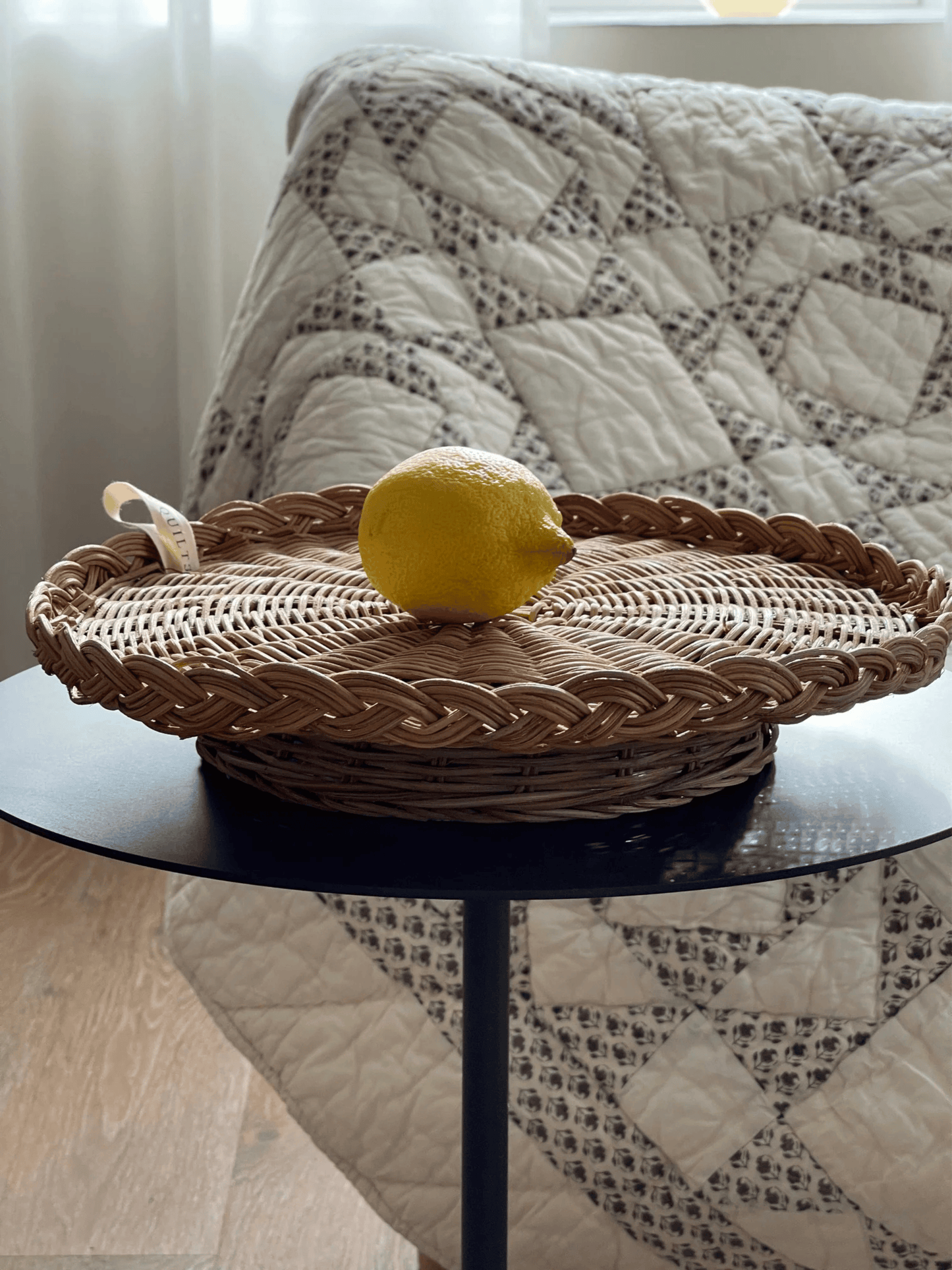 JOU rattan stand