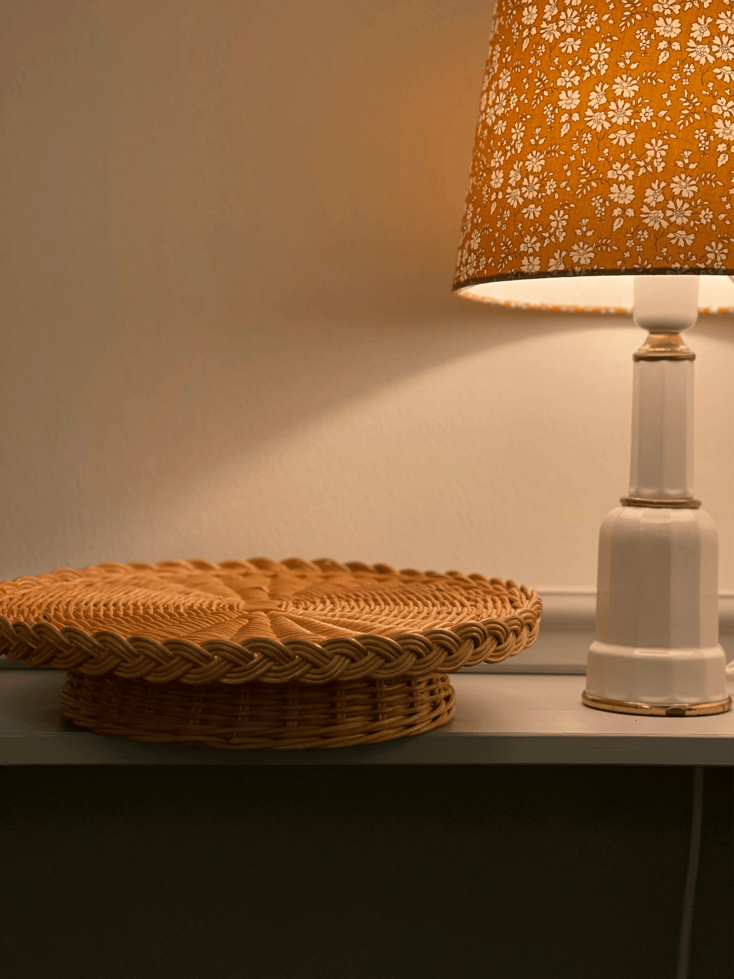JOU rattan stand