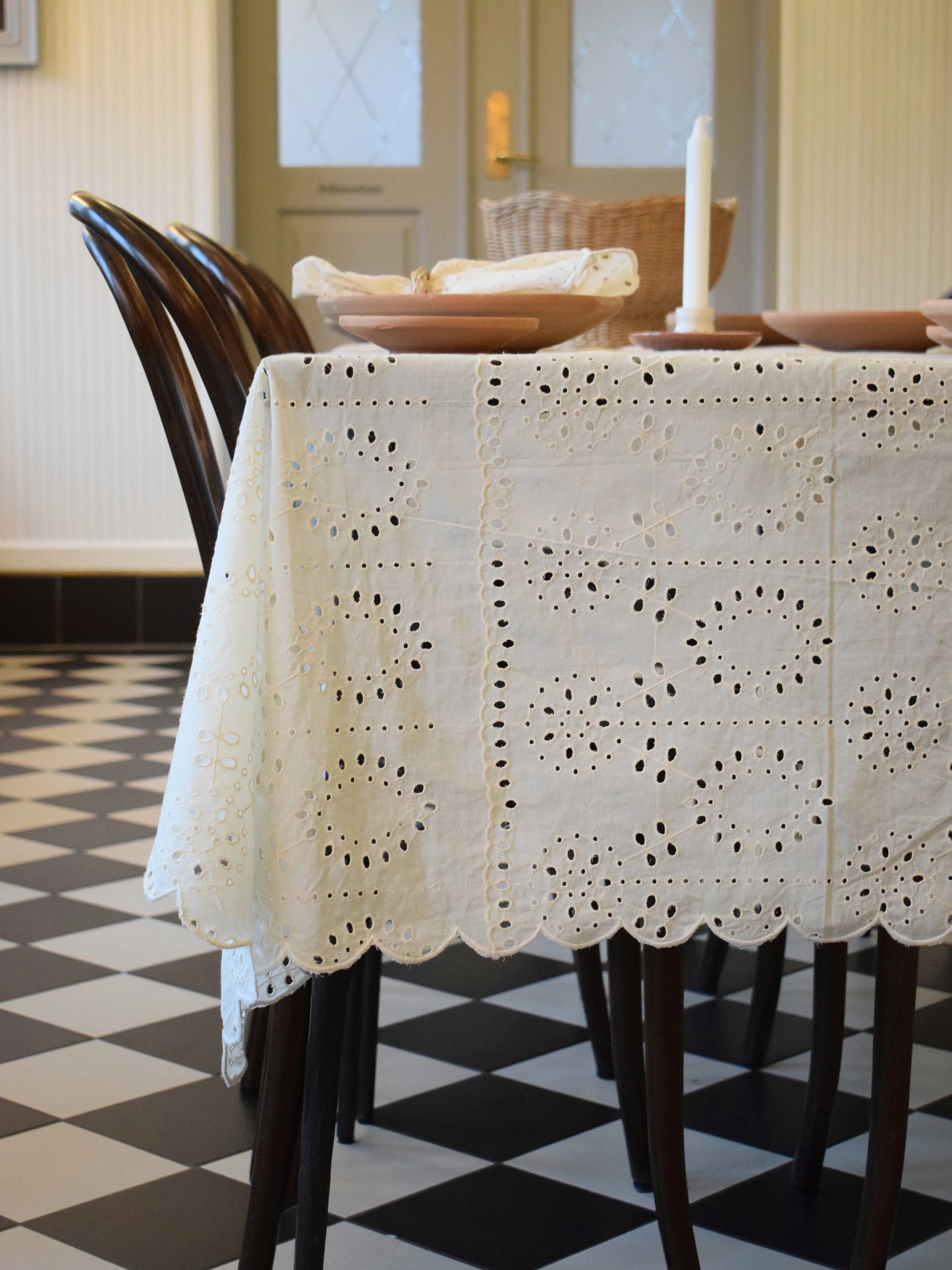 Jou embroidery anglaise dug