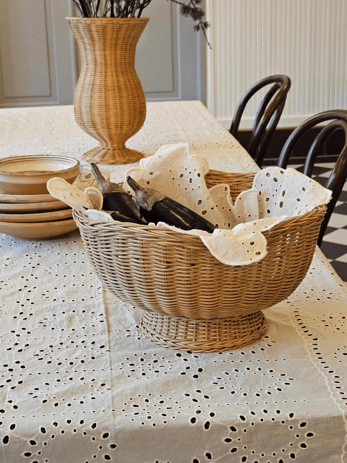 Jou embrodidery anglaise serviet