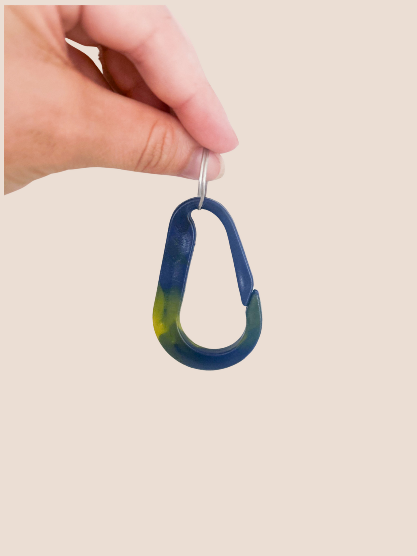 Carabiner nøglering af genanvendt plast